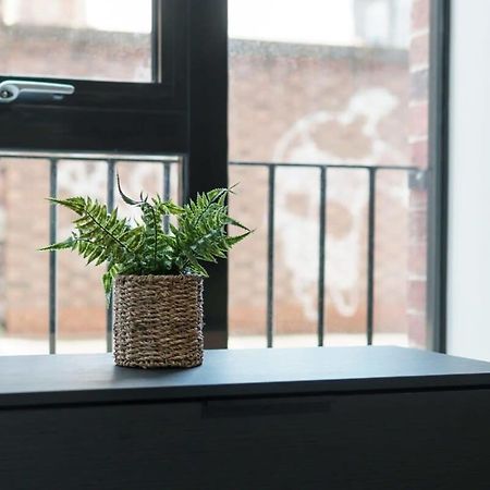 Contemporary 1 Bed Apartment In Liverpool Centre Экстерьер фото