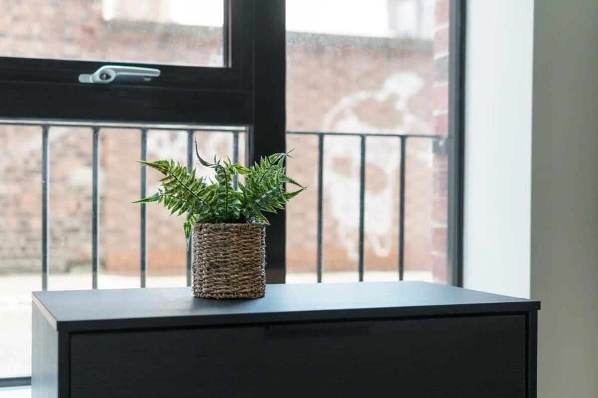 Contemporary 1 Bed Apartment In Liverpool Centre Экстерьер фото