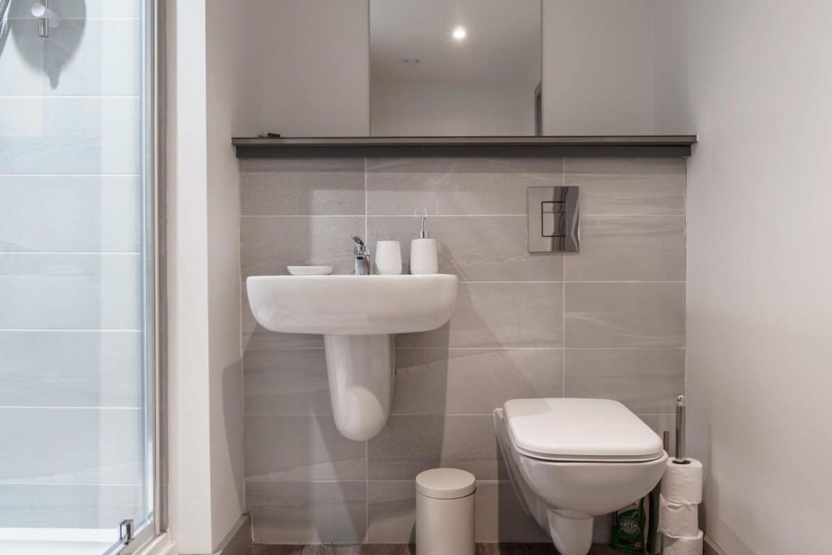 Contemporary 1 Bed Apartment In Liverpool Centre Экстерьер фото